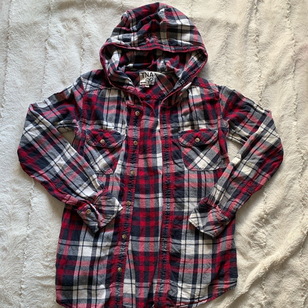 ✨3/$25✨TNA Plaid Shirt